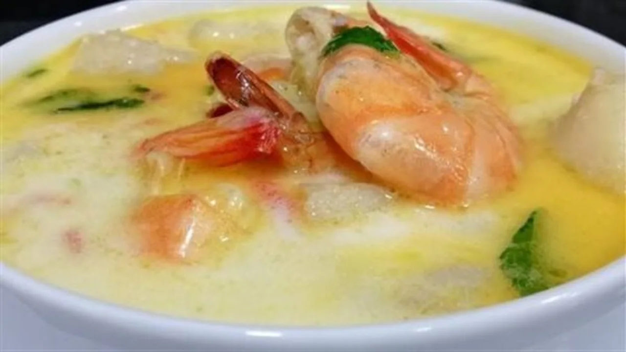 قوام متماسك.. سر إعداد شوربة السي فود بمذاق المطاعم في منزلك